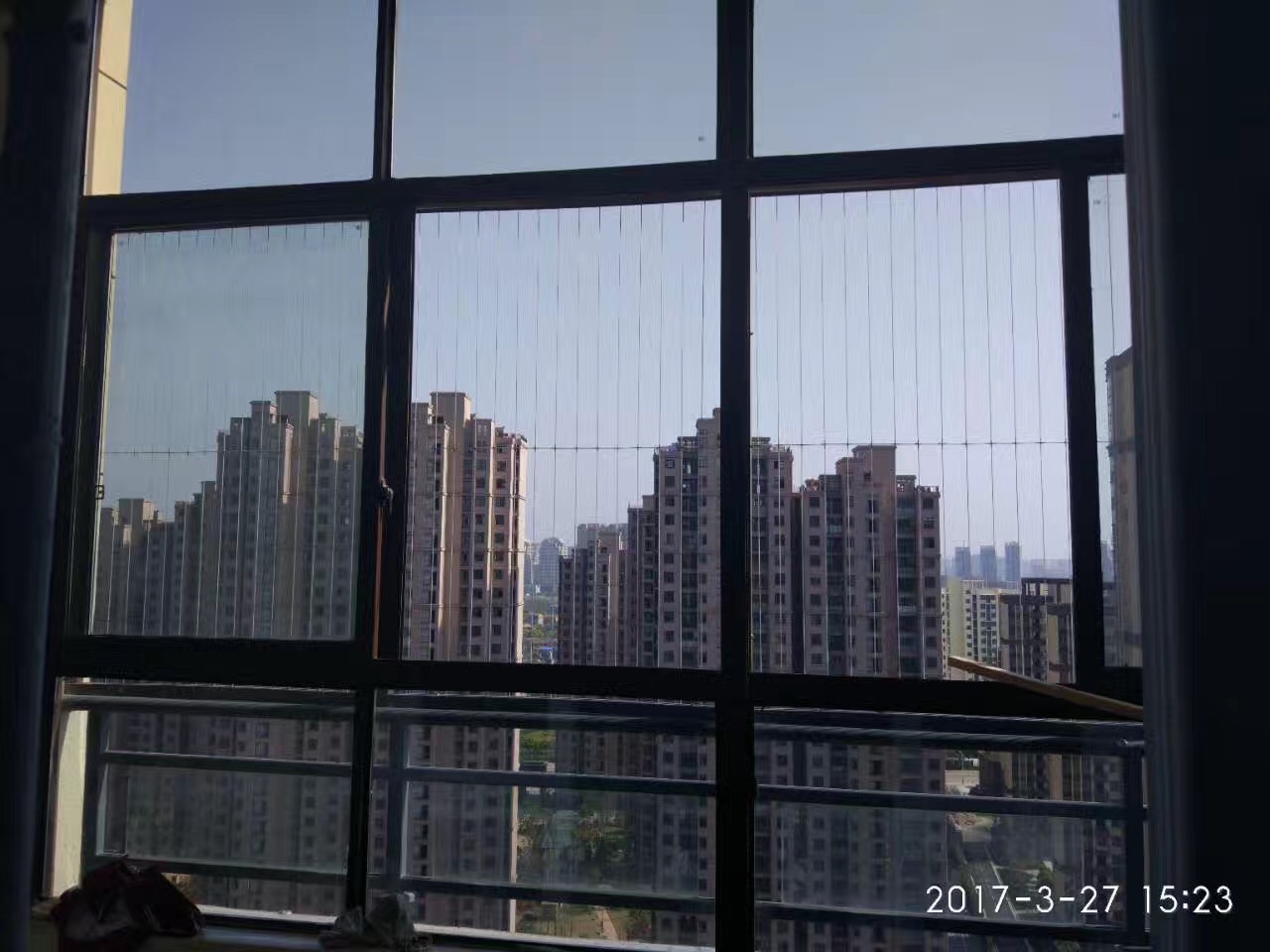 外型美观,杜绝高空抛物 3.防护防盗,阻止小偷进入.
